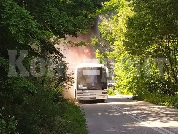 Български автобус се запали в Гърция