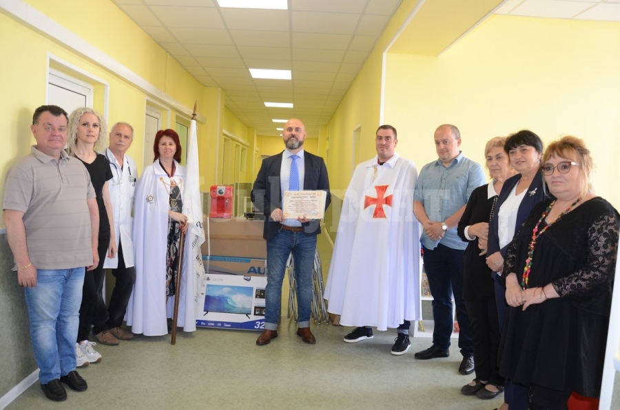 Педиатрията на МБАЛ „Св. Петка“ получи дарение СНИМКИ