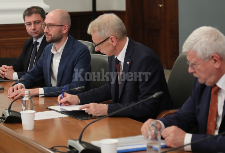 Акад. Николай Денков: Всички печелят от подписания меморандум между правителството и земеделските производители
