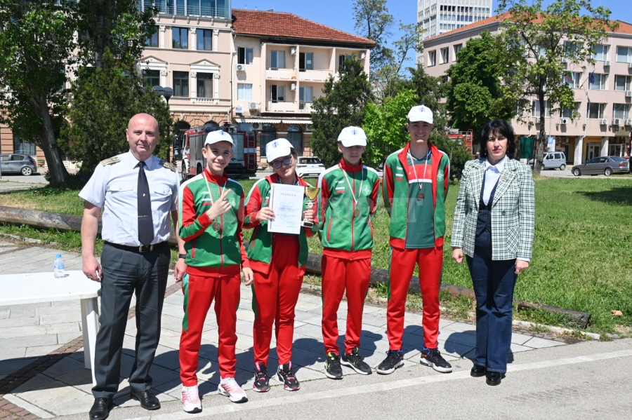 Учениците от видинската ППМГ първенци в състезание 
