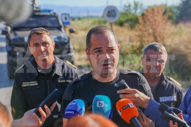 Обезопасен е складът с високотехнологични изделия край Елин Пелин, открито е още едно тяло, съобщи вътрешният министър Калин Стоянов