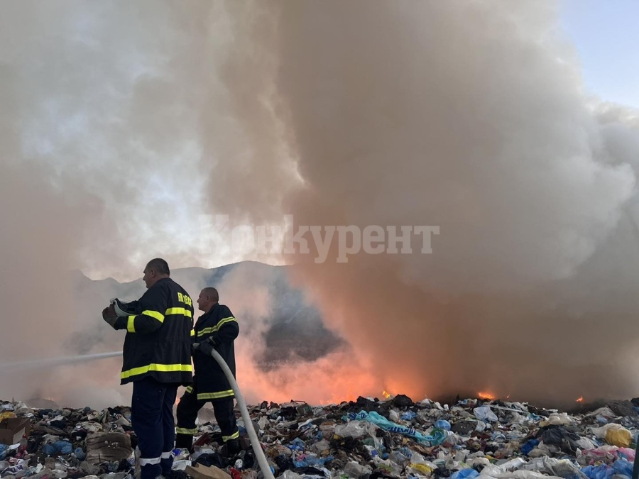 Екстремно високите температури предизвикаха пожар в Регионалното депо във Враца