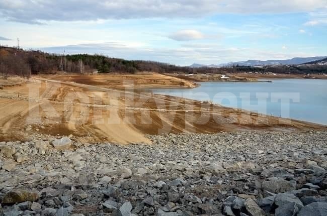 Водата в „Среченска бара“ падна под 10 милиона кубика