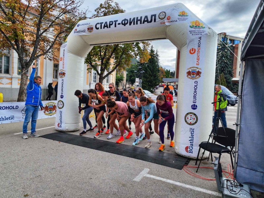 За трета година се проведе международен лекоатлетически крос „Скалите“ - Белоградчик