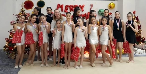 Медали за момичетата от школа „Грация“ - Лом от Коледния турнир в София