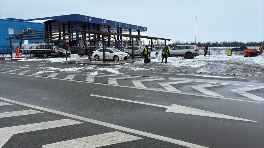 Пътят до и на Дунав мост 2 е почистен до асфалт, няма опашки