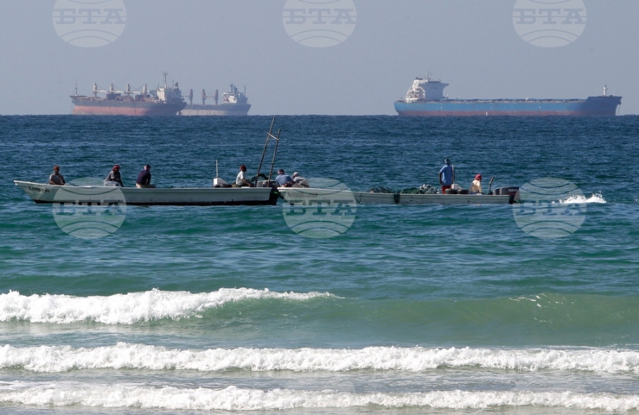 Петролът поскъпва за трети пореден ден заради заплахите на Иран и блокирания трафик през Ормузкия проток