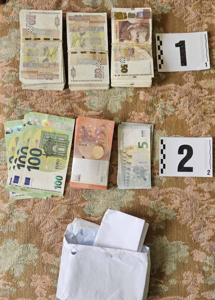 Още двама в ареста за купуване на гласове