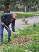 Кметът на Берковица Радослав Найденов и децата от \