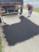 Започна „изкърпване“ на градските улици в Мездра и на междуселищни пътища в общината 