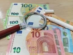 Задържаха 19-годишен за разпространение на фалшиви евро банкноти