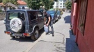 Враца с акция срещу „запазените“ паркоместа с туби, гуми и тухли
