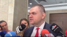Делян Пеевски, лидер на ДПС: Аз няма как да съм извинение, че ПБ изпуснаха цените, че държавата се тресе от проблеми и че просто не могат да управляват Господин Пеевски, Вие ли стоите зад бомбените заплахи от поредица през последните дни в институции. Демерджиев намекна такова нещо в залата? 