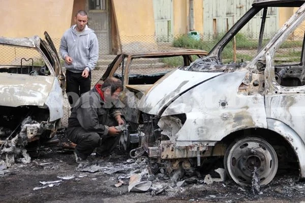 Пожарът в автосервиза, унищожил 6 автомобила, бил причинен умишлено