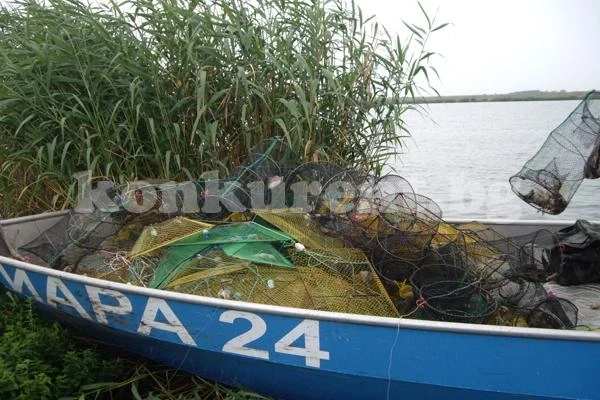 Хванаха бракониери на река Лева