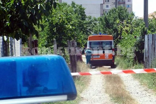 Трима напердашиха стар ерген заради жена