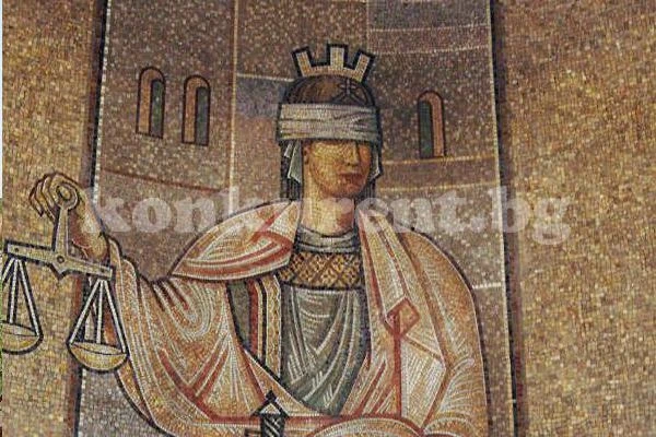 Осъдиха пенсионер за блудства с малолетни