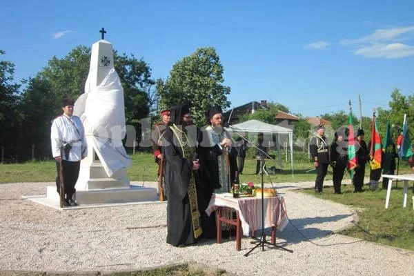 Осветиха войнишки паметник