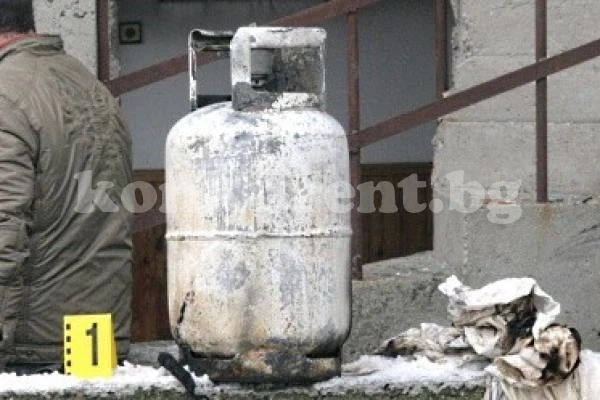 Газова бутилка гръмна и подпали жена в дома й