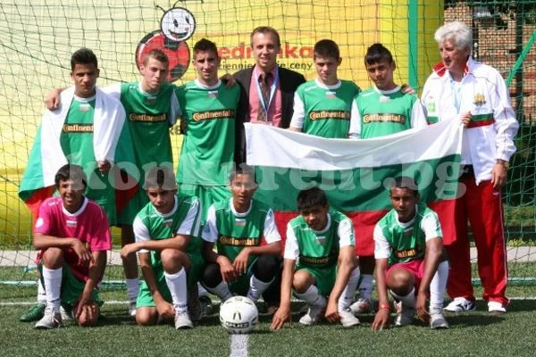 Сираци от Враца играха на световно по футбол