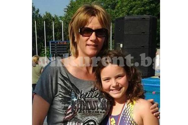 Рени Руменова печели титла по плуване