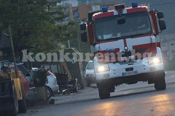 Пожар в банка паникьоса огнеборци