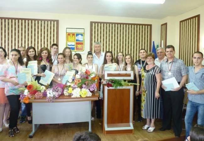 Медали и грамоти за ученици от Мездра