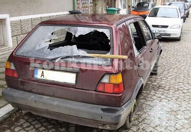 Потрошиха „Ауди” на паркинг