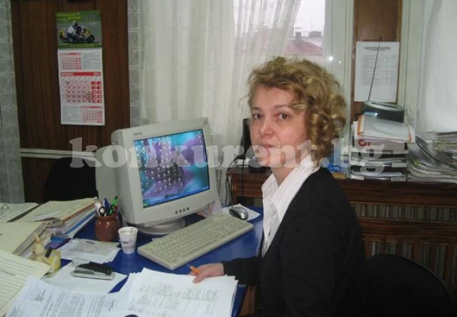 Социални служители бранят уволнената си шефка