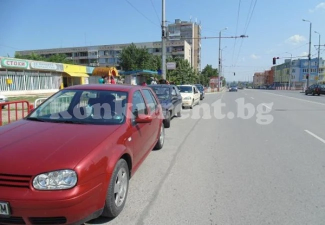 Две коли се натресоха на булевард във Враца