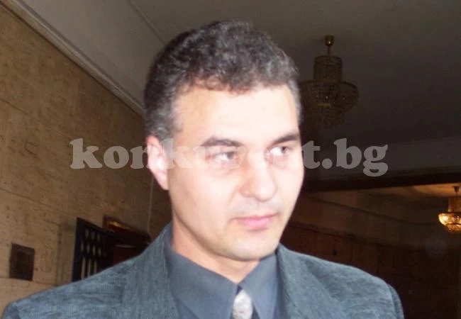 Височайшо ченге живее на кредит