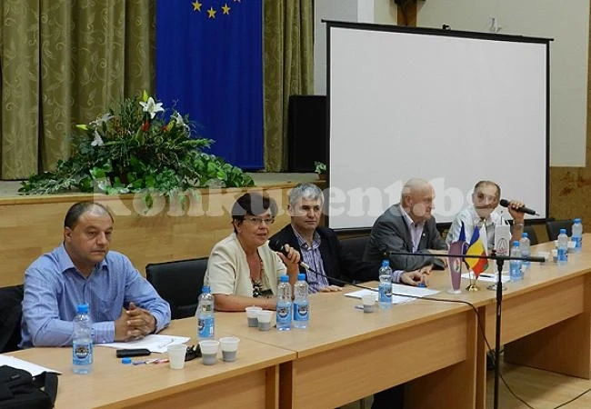 Синдикати правят пакет от международни услуги