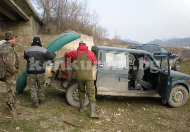 Иззеха лодки на бракониери