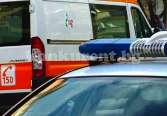 Автомобил се размаза в камион