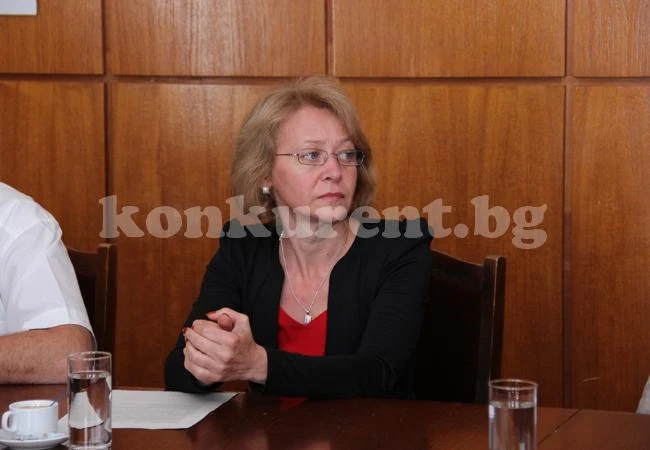 Елена Михова: Не може да ме оценява начален педагог