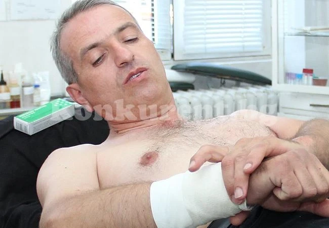 Лекар се оплака, че е бит от полицаи