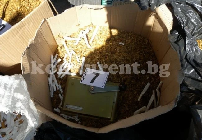 Намериха 173 кг тютюн, скрит в чували