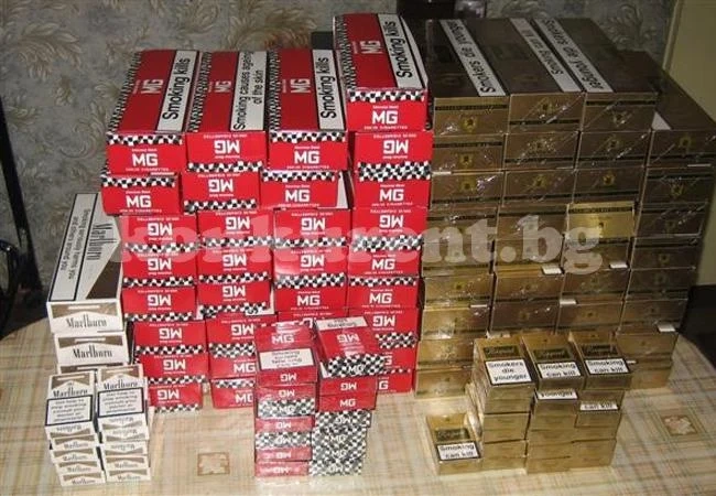 Спипаха нелегални цигари в кола на ЧЕЗ