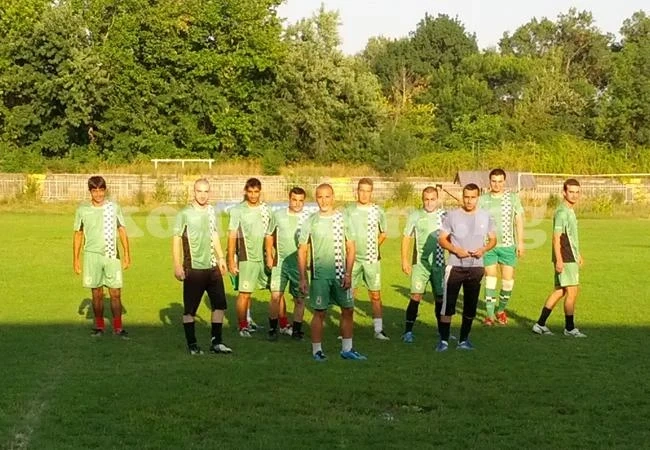 Чавдар /БС/ започна с 12 играчи