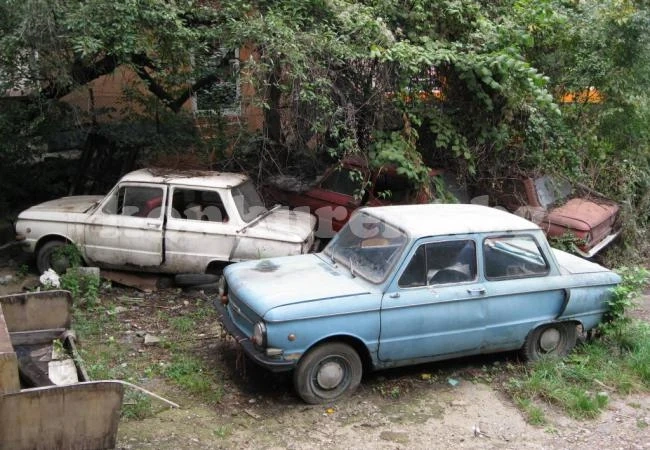 Автокрадци свиха стар „Запорожец”
