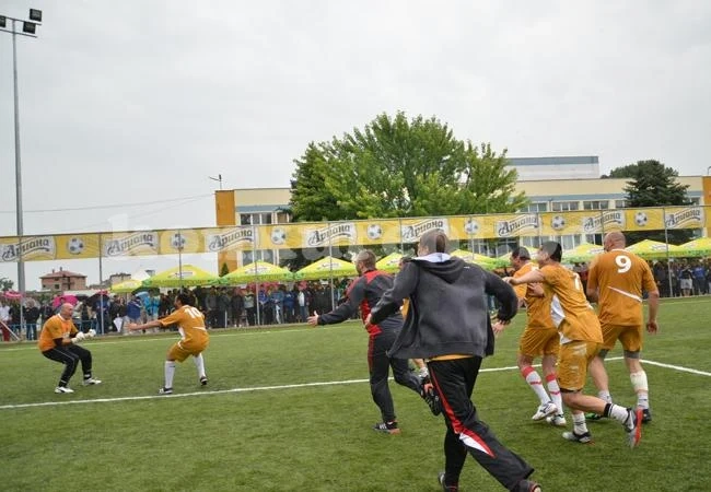 Аматьори от Еталон може да ритат срещу Лудогорец