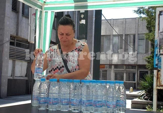 Община раздаде вода в жегите
