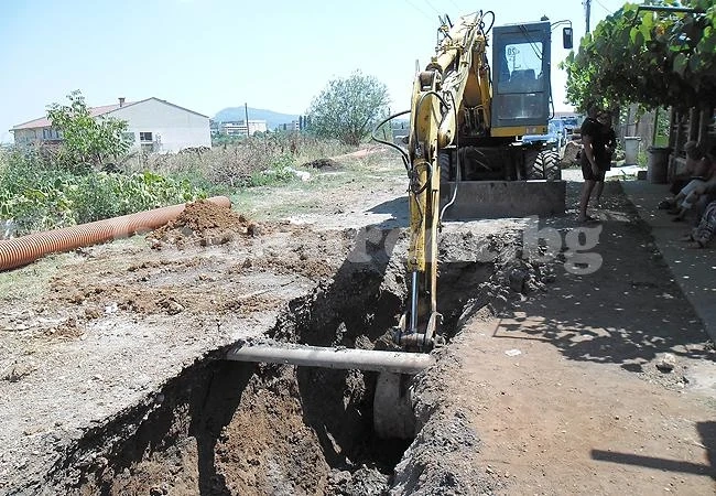 Земна маса се срути върху работник
