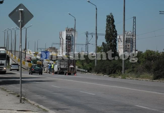 Запълниха огромната дупка на булевард във Враца