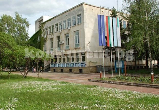 Осъдена шефка промени конкурс
