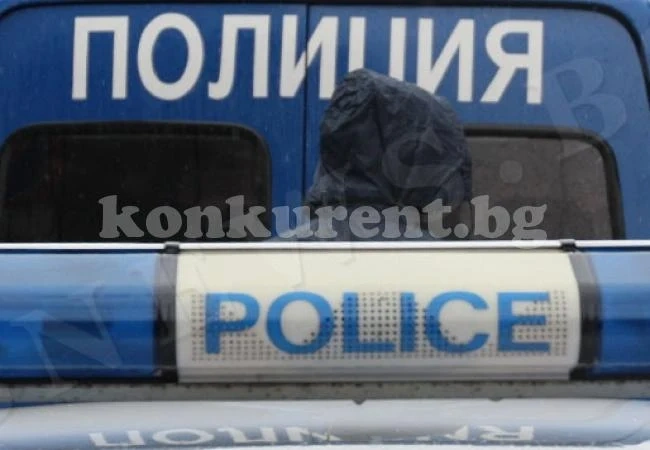 Издирван за блудство се крие от полицията