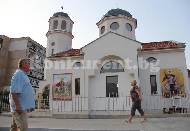 Чакат помощ от бизнесмени за изографисване на църква