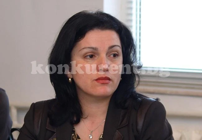 Осигуряват средства за пътища и водопроводи