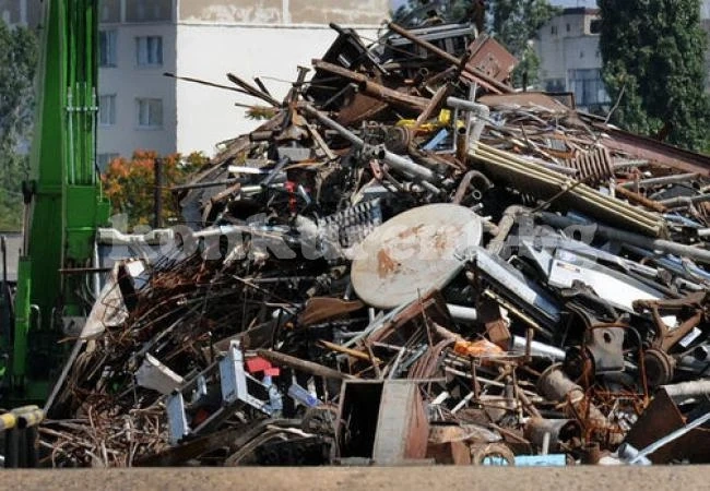 Четирима крали метал за 300 лева