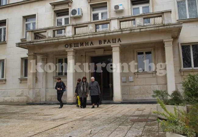 Наливат 16 бона в тоалетни, кухня и кметства